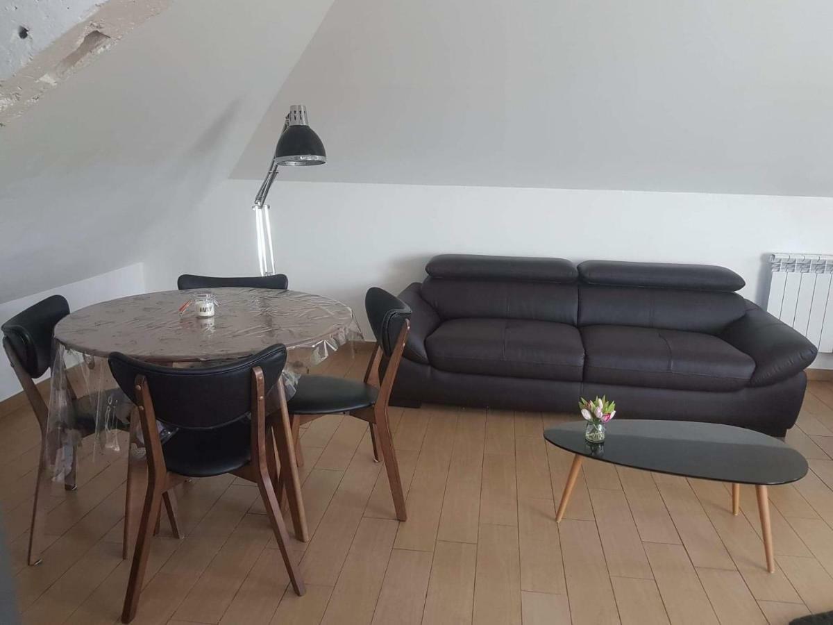 Orléans Appartement avec Parking Exterior foto